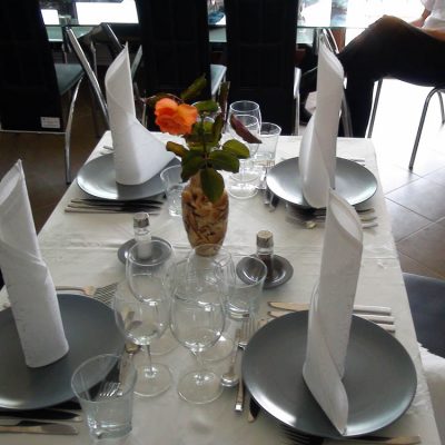 Cursuri calificare gratuite sau cu plata Ospatar (chelner) vanzator in unitati de alimentatie (1)