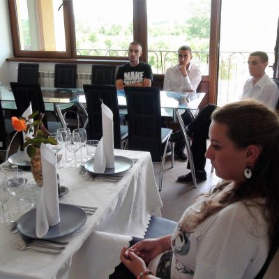 Cursuri calificare gratuite sau cu plata Ospatar (chelner) vanzator in unitati de alimentatie (9)